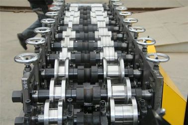 سازه فلزی هیدرولیک T نوار ماشین رول تشکیل شده با سیستم خنک کننده آب