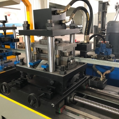 ماشین شکل گیری رول پروفایل فلزی U با سوراخ های رولینگ